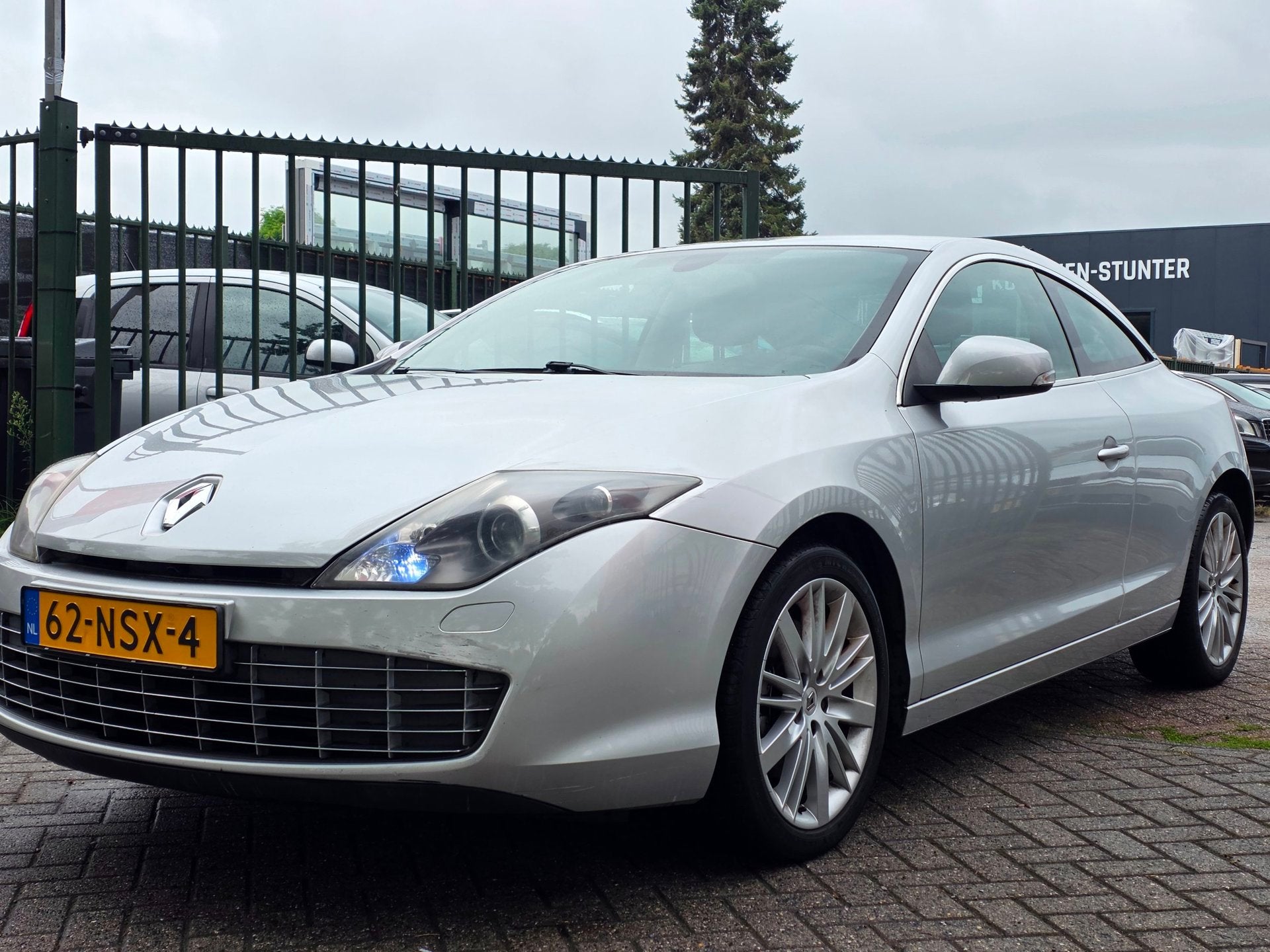 Renault Laguna Coupé 2.0 16V T GT 1e eigenaar leerbekeledin, Voorwielaandrijving, Gebruikt, 4 cilinders, 4 stoelen