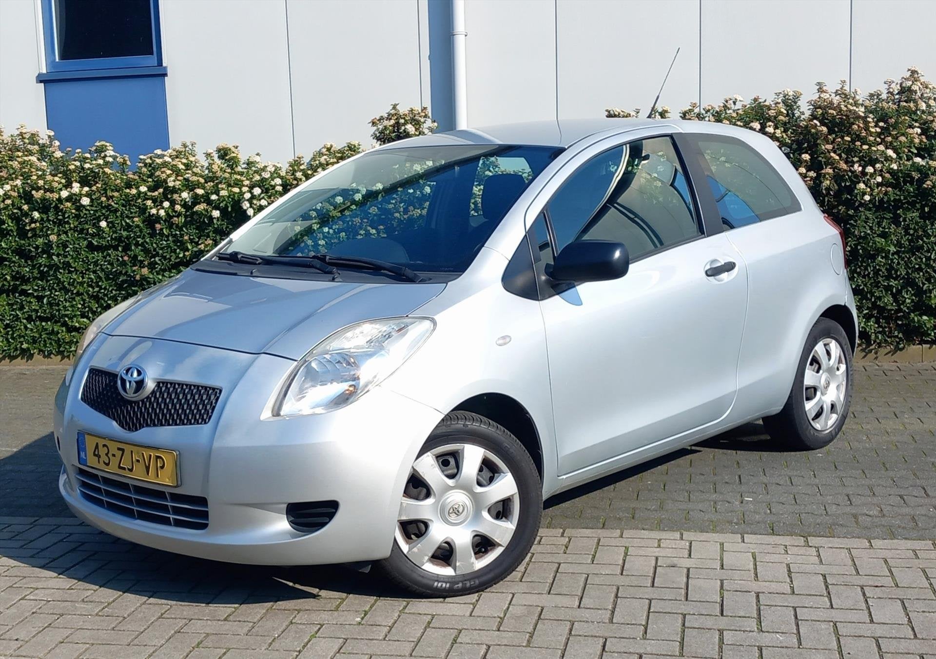 TOYOTA Yaris 1.0 12V VVT-I 3DR Spirit Airco, Auto's, Toyota, Origineel Nederlands, Bedrijf, Handgeschakeld, 19 km/l