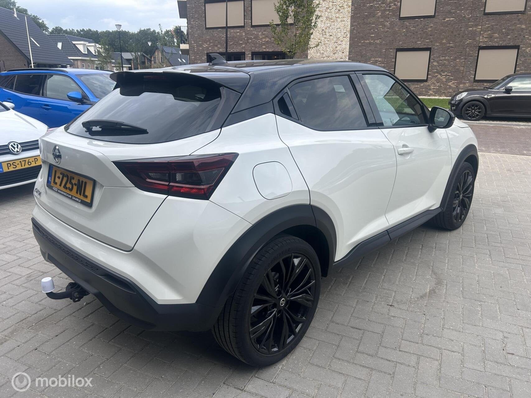 Nissan Juke 1.0 DIG-T Enigma Plus Pack Aut. Trekh Stoelver, Auto's, Dealer onderhouden, Euro 6, Wit, Origineel Nederlands