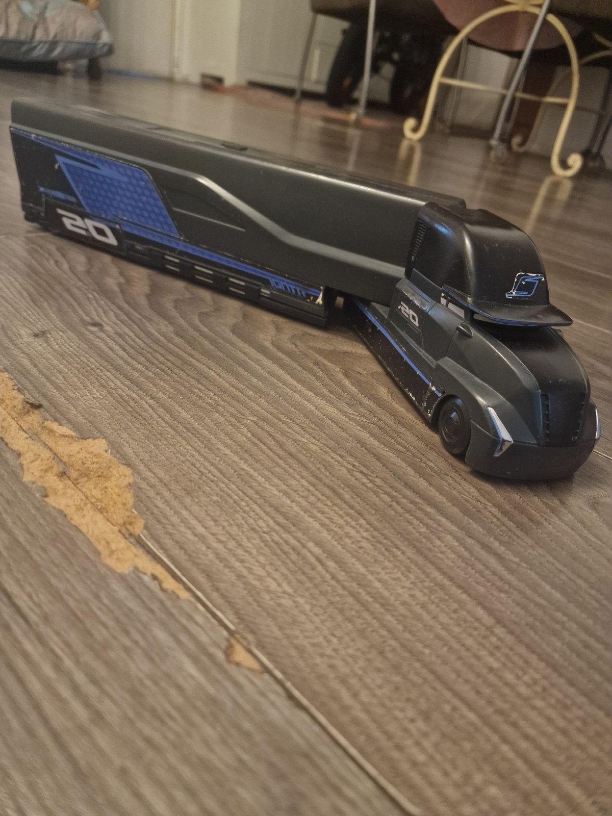 Disney cars 3 jackson storm vrachtwagen met trailer, Ophalen of Verzenden, Gebruikt