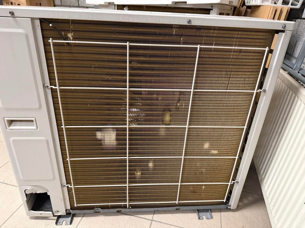 Bosch 4kw buiten unit warmtepomp, Witgoed en Apparatuur, Ophalen, Gebruikt, Verwarmen, 3 snelheden of meer