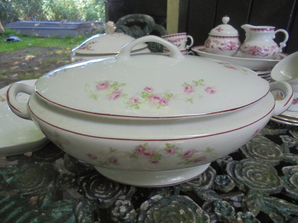 Ovale Soepterrine met zacht roze tros roosjes, Ophalen of Verzenden