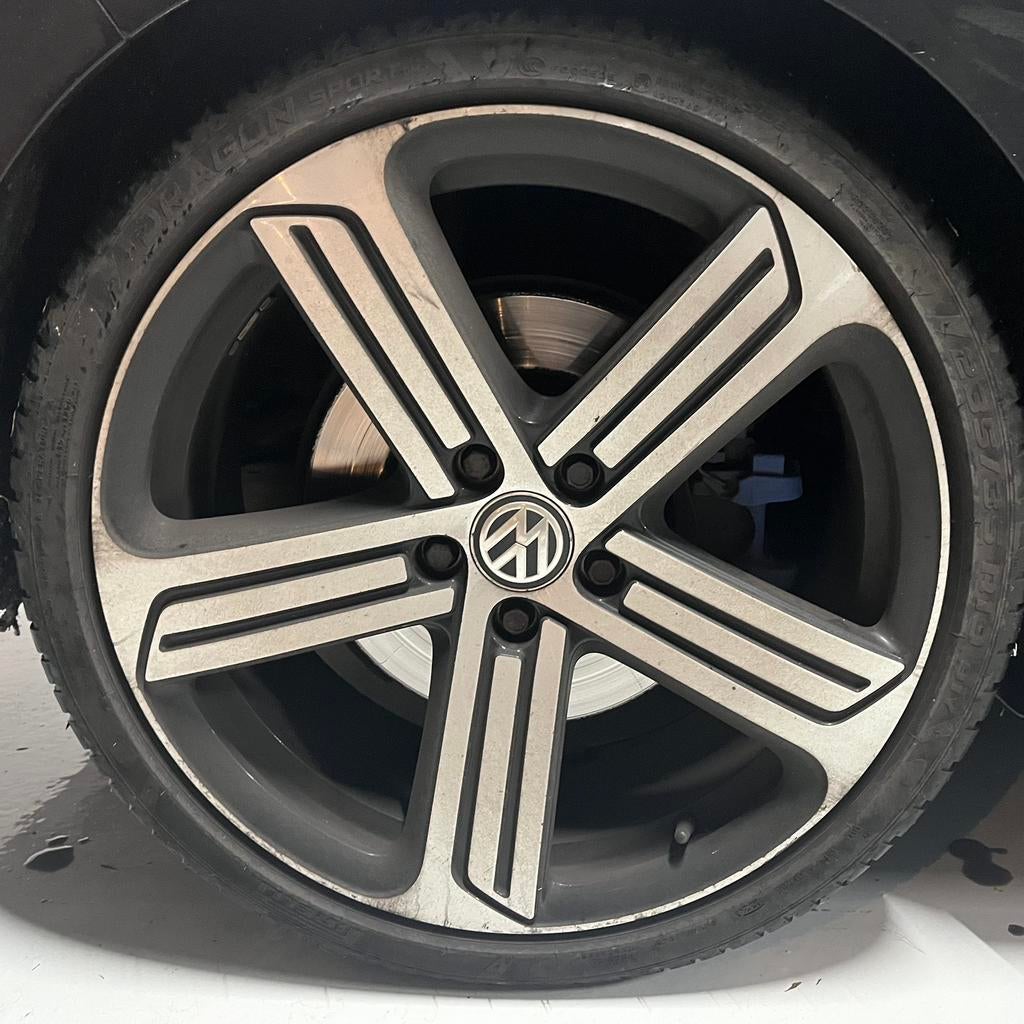 volkswagen golf r cadiz velgen 19 inch pirelli 235-35-19, 19 inch, Banden en Velgen, Ophalen of Verzenden, 235 mm