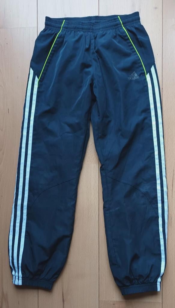Adidas broek. Zwart. Mesh voering. Mt 140. 9/10 jaar, Kinderen en Baby's, Overige Kinderen en Baby's, Zo goed als nieuw, Ophalen of Verzenden
