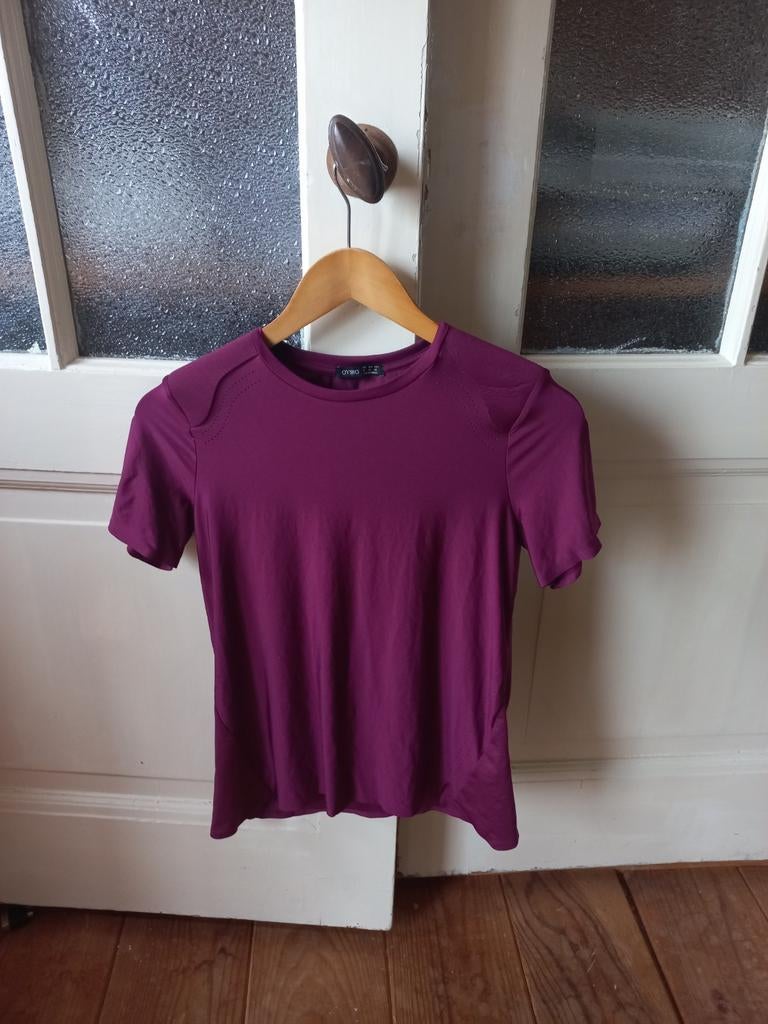 Oysho sport shirt paars schouderpads maat M, Kleding | Dames, Sportkleding, Ophalen of Verzenden, Nieuw, Paars