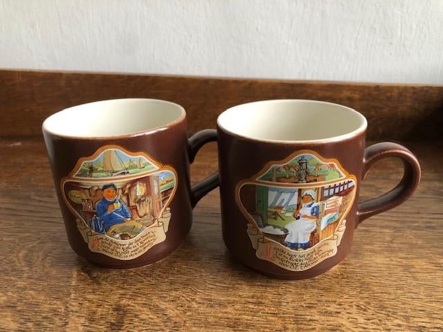 2 Vintage Mokken Douwe Egberts van Villeroy & Boch, Ophalen, Gebruikt, Overige stijlen, Kop(pen) en/of Schotel(s)