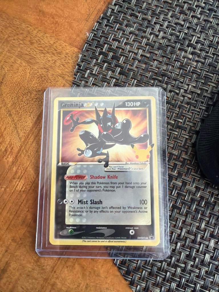 Greninja celebrations gold star promo, Hobby en Vrije tijd, Verzamelkaartspellen | Pokémon, Ophalen of Verzenden, Nieuw, Losse kaart