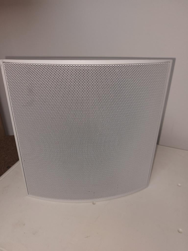 Linn Unik wit (1 stuk) met Brakit Muurbeugel, Audio, Tv en Foto, Luidsprekers, Overige merken, Gebruikt, Verzenden, Minder dan 60 watt