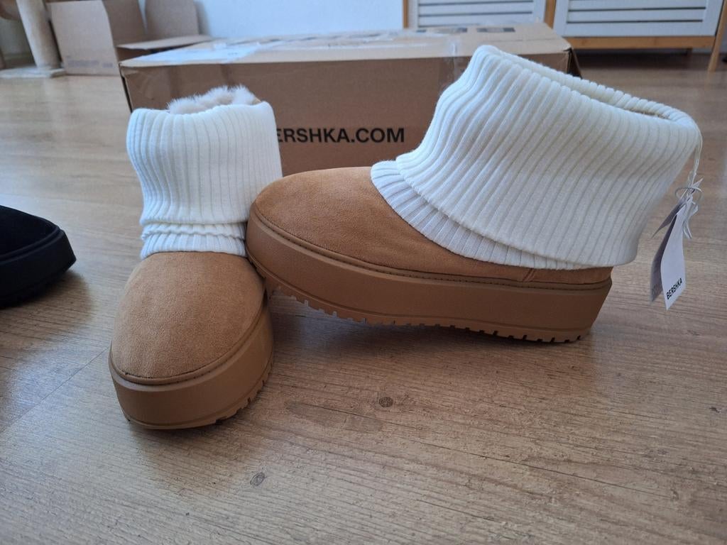 Bershka Lichtbruine Laarsjes - Maat 40 - Nieuw met kaartje, Bruin, Lage of Enkellaarzen, Nieuw, Bershka