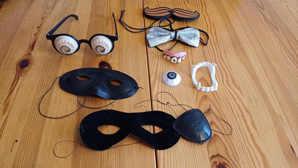 Carnaval attributen, Kleding | Dames, Carnavalskleding en Feestkleding, Ophalen, Zo goed als nieuw, Carnaval