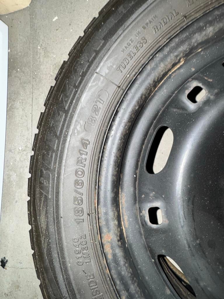 Winterbanden 185/60R14 met stalen velg, Auto-onderdelen, Banden en Velgen, Ophalen, Gebruikt, 15 inch, Banden en Velgen