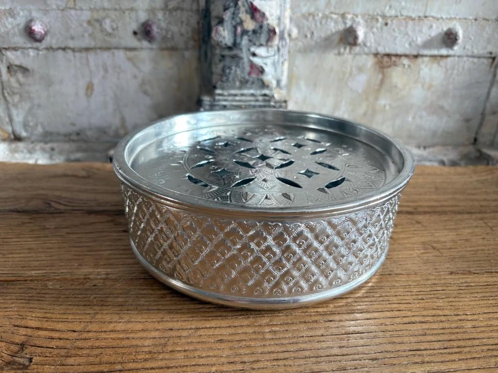 Vintage theepot houder - verwarmer - onderzetter -Thailand, Huis en Inrichting, Ophalen of Verzenden, Metaal, Minder dan 25 cm