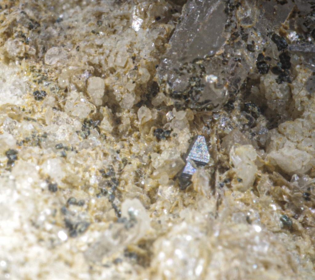 Zeldzame Belgische ANATAAS kristallen !, Ophalen of Verzenden, Mineraal