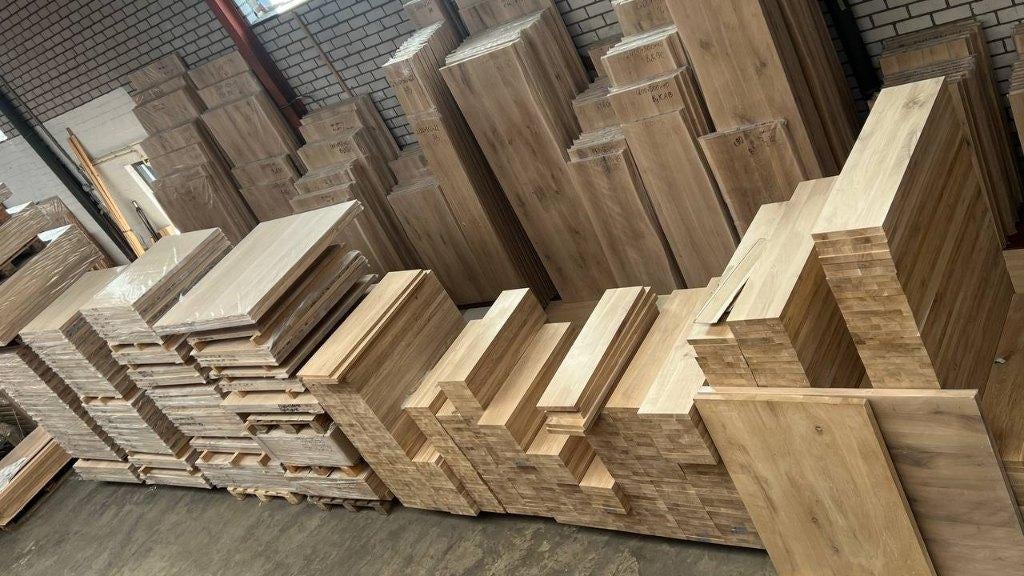 Eiken traptreden 40mm dik, eiken bordes 40 mm, traprenovatie, Huis en Inrichting, Woonaccessoires | Wandplanken en Boekenplanken