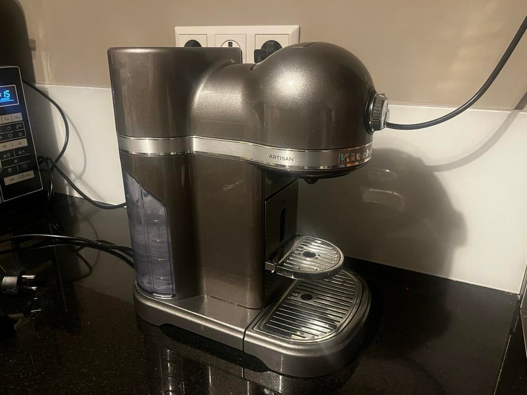 Kitchenaid Nespresso Artisan - Goed werkend, waterlek, Gebruikt, Espresso apparaat, Ophalen of Verzenden, 1 kopje