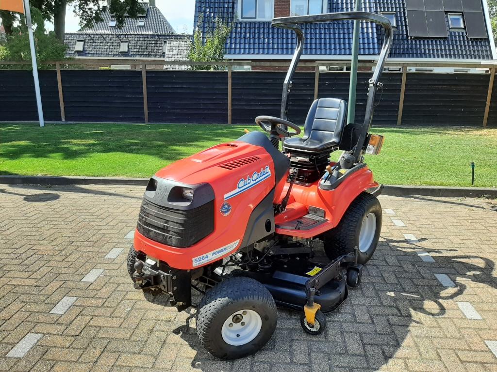 Cub Cadet 5264 diesel minitrekker met midden maaidek 152cm, Zakelijke goederen, Agrarisch | Tractoren, Overige merken, Gebruikt