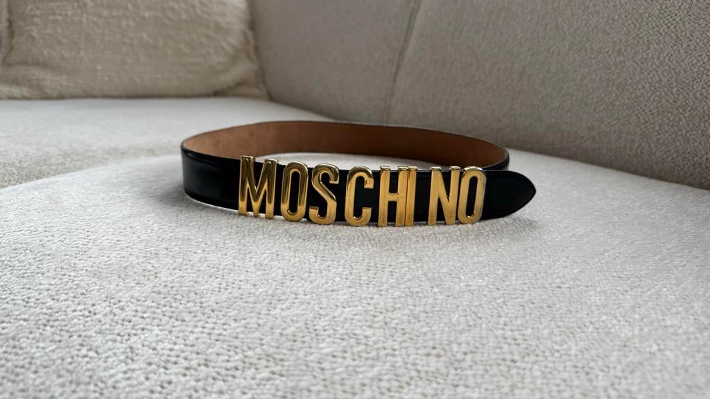 Moschino Riem Zwart Leder Goudkleurig Logo , 85cm, 80 tot 90 cm, Tailleriem, Ophalen of Verzenden, Gedragen