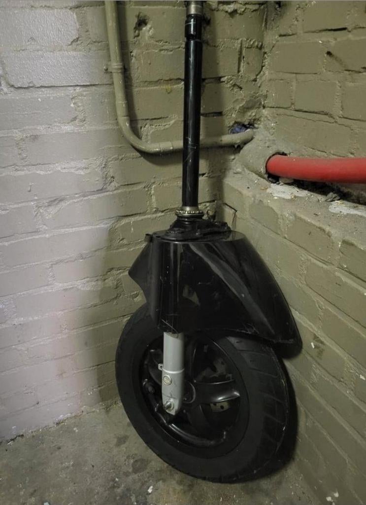 Grote partij zip nrg runner aprilia vespa fly onderdelen, Ophalen of Verzenden, Benzine, Zip
