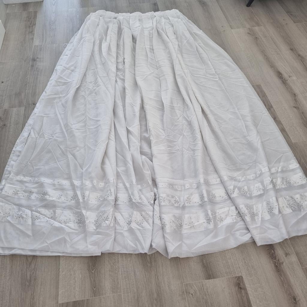 Luxe witte vitrage met kant – als nieuw, Huis en Inrichting, Stoffering | Gordijnen en Lamellen, Ophalen, 200 cm of meer, Wit