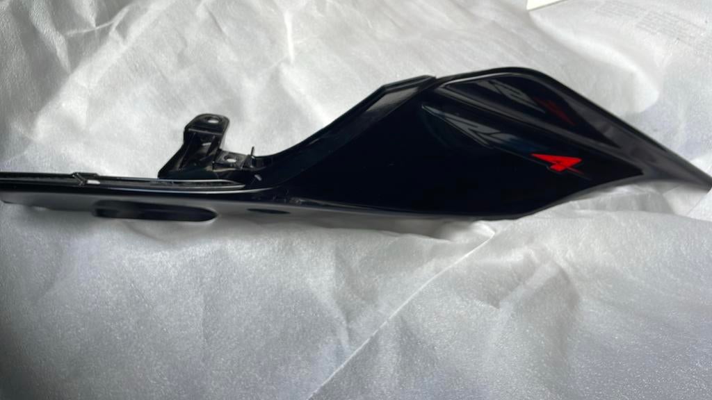 Zijkap Aprilia rs4 links achter, Fietsen en Brommers, Ophalen of Verzenden, Gebruikt