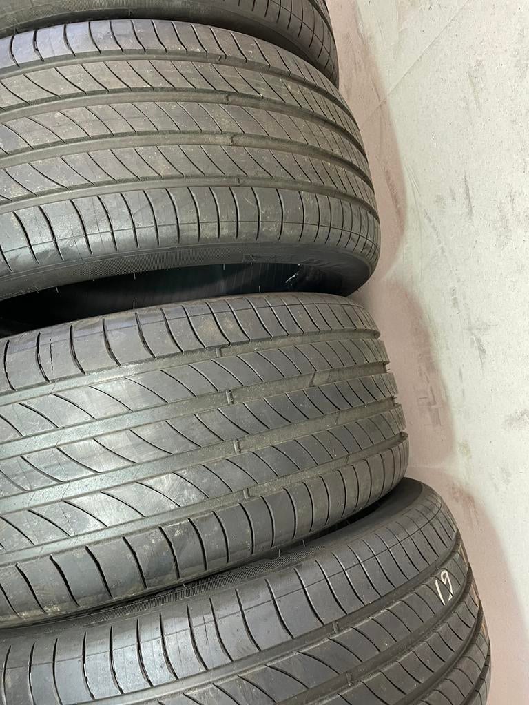 “225 50 17 Michelin. Demo. puntjes zitten er nog op”, Ophalen, Gebruikt, 17 inch, Band(en)