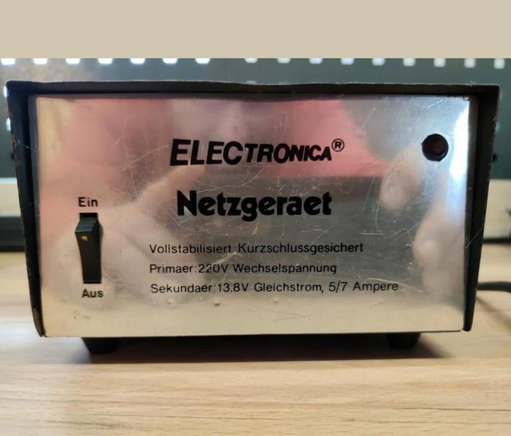 Gestabiliseerde zender voeding - 5/7 Amp., Telecommunicatie, Zenders en Ontvangers, Ophalen of Verzenden, Gebruikt, Zender