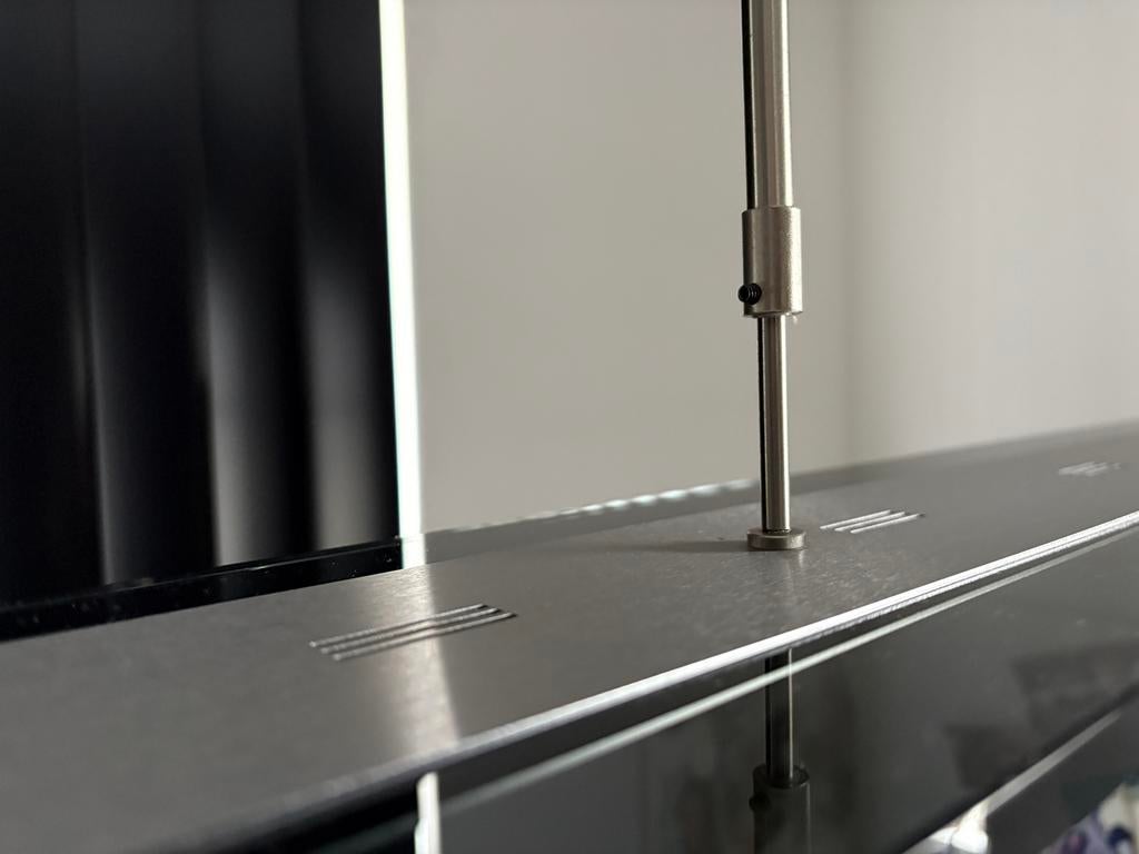 Mooie LED plafondlamp van zwart glas en zilverkleurig metaal, Ophalen, Zo goed als nieuw, Glas, Modern en in hoogte verstelbaar