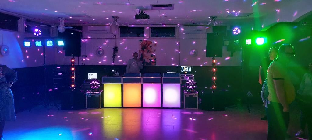 Drive in Show Bluemoonwalk voor al uw feesten, Diensten en Vakmensen, Dj