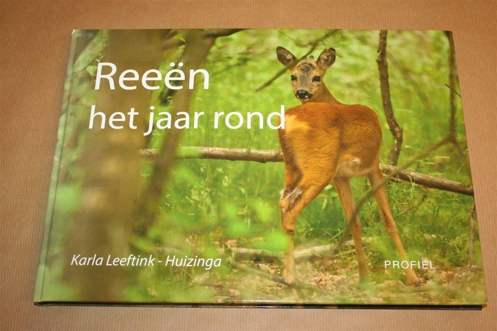 Prachtig fotoboek - Reeën het jaar rond, Boeken, Ophalen of Verzenden, Zo goed als nieuw