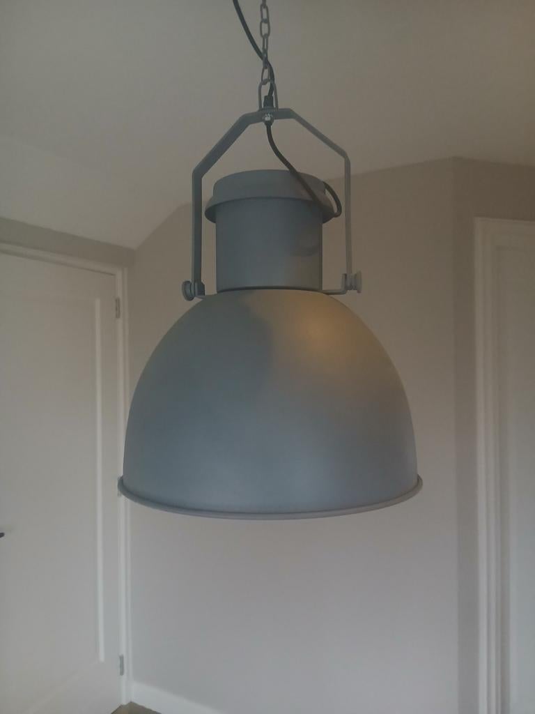 2 Grijze Hang lampen - Bongerd Kesteren, Ophalen, 50 tot 75 cm, Zo goed als nieuw, Metaal