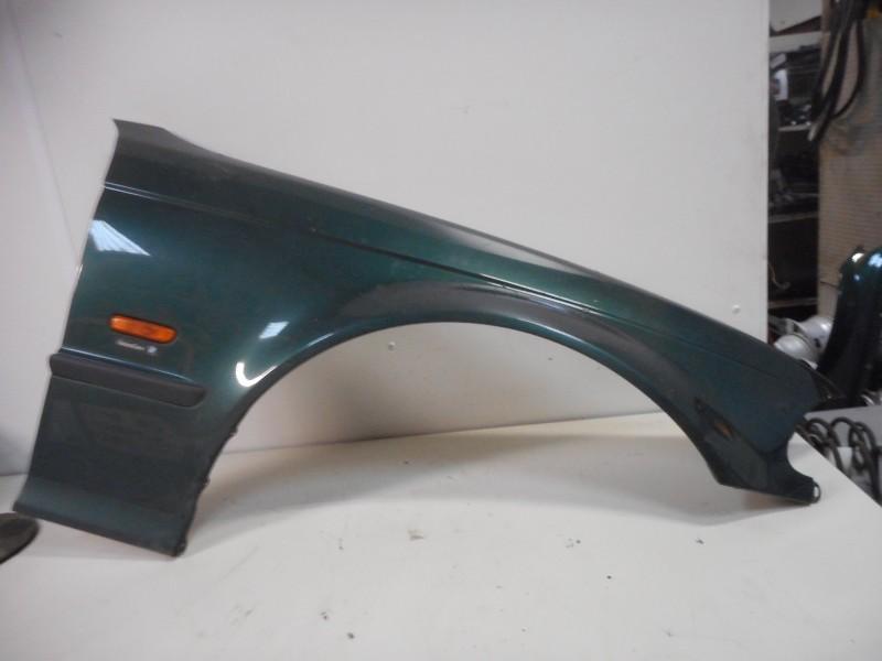 Spatbord Rechts Voor BMW 3 serie (E46/4) (1998-12/2002-02), Auto-onderdelen, Carrosserie en Plaatwerk, Gebruikt, Petuelring 130, München 80809, , Duitsland