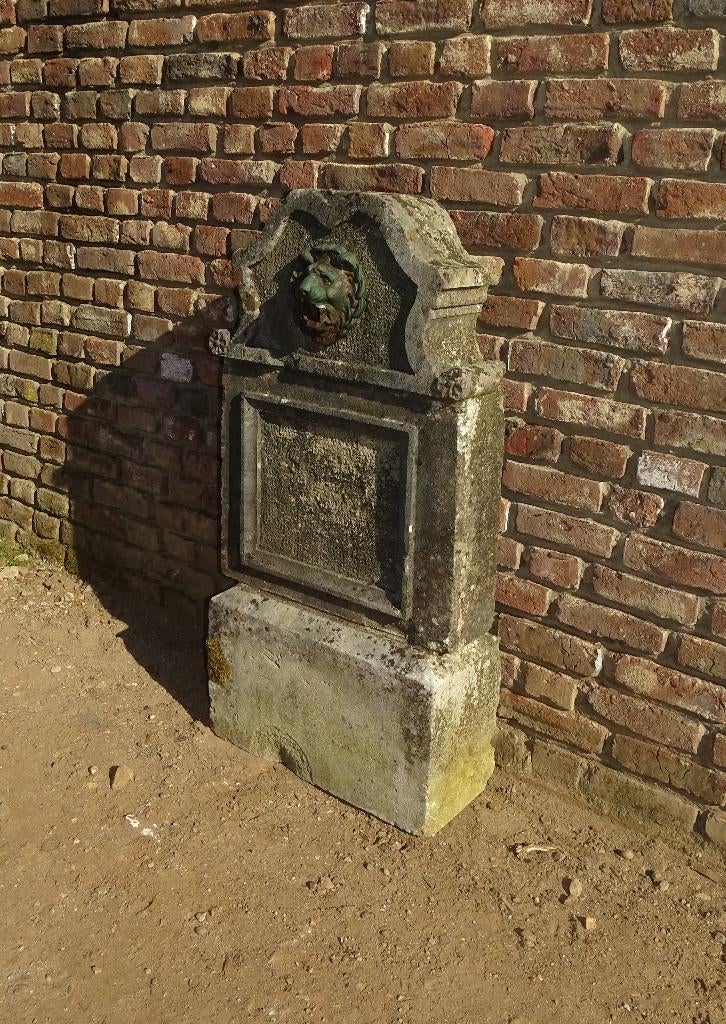oude waterspuwer uit frankrijk waterpartij waterkraan, Antiek en Kunst, Ophalen