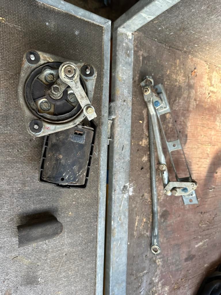 Mercedes 107 s ruitenwisser motor, 280 motor, etc, Auto-onderdelen, Ophalen of Verzenden