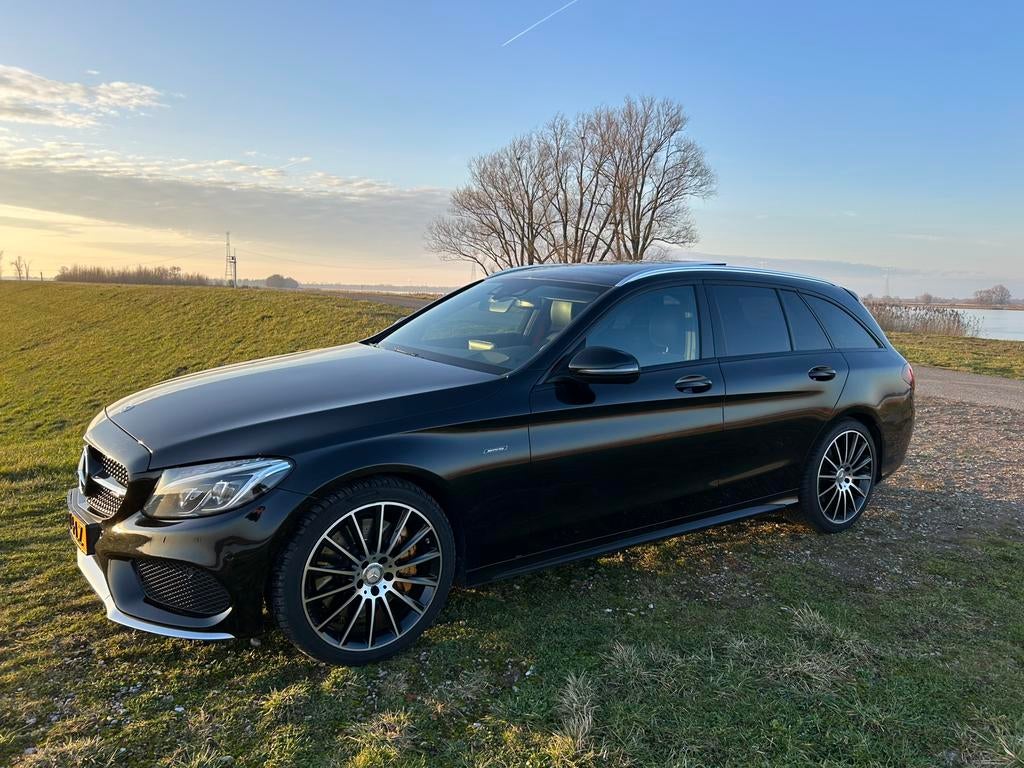 Mercedes C43 C450 4MATIC met nieuwe APK, Automaat, 1800 kg, Zwart, Zwart