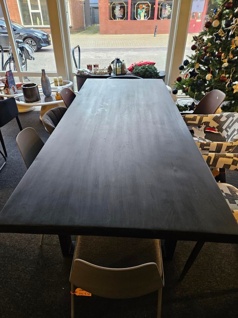 Zwarte houten eettafel | van €599 nu € 299, Overige materialen, 100 tot 150 cm, Geen merk, 200 cm of meer