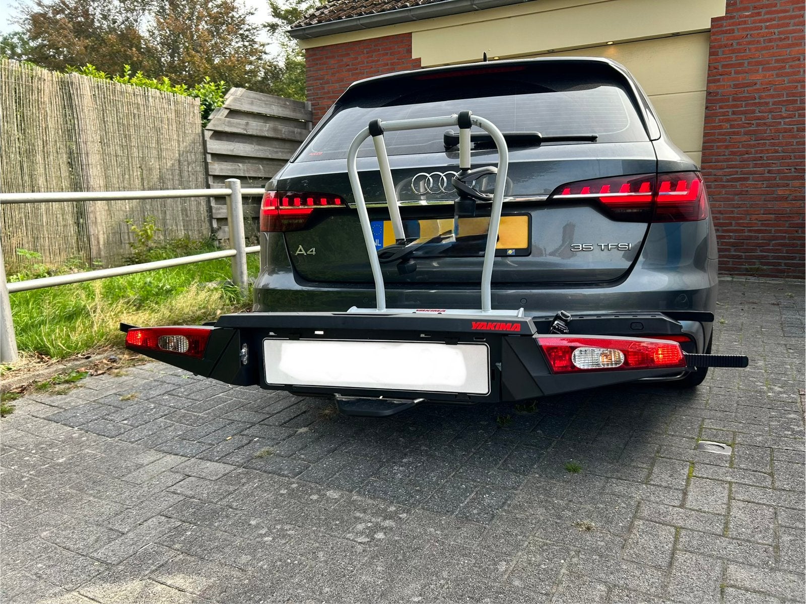 YAKIMA FOLDCLICK 2 met oprijgoot 2026 model, Ophalen, Zo goed als nieuw, Brede banden, 2 fietsen
