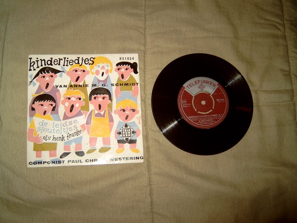 11 kindersingles met sprookjes / kinderkoren te koop, Cd's en Dvd's, Gebruikt, Overige genres, 7 inch, Ophalen of Verzenden