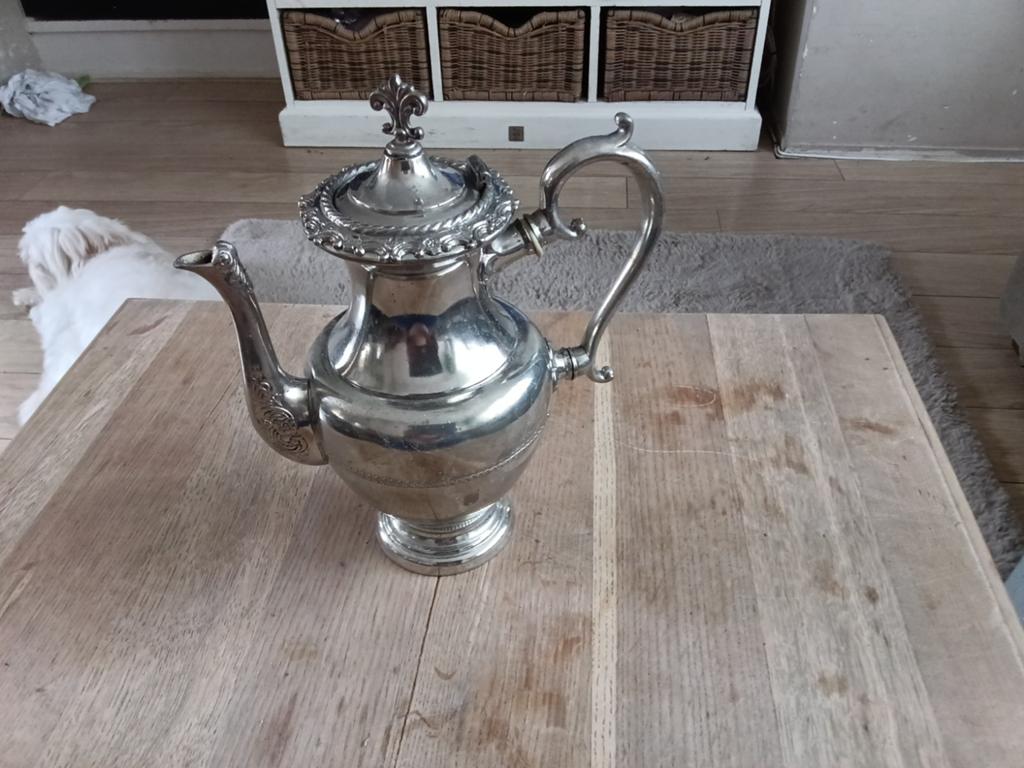 Antieke verzilverde koffiekan met sierlijke details, Ophalen of Verzenden, Zilver