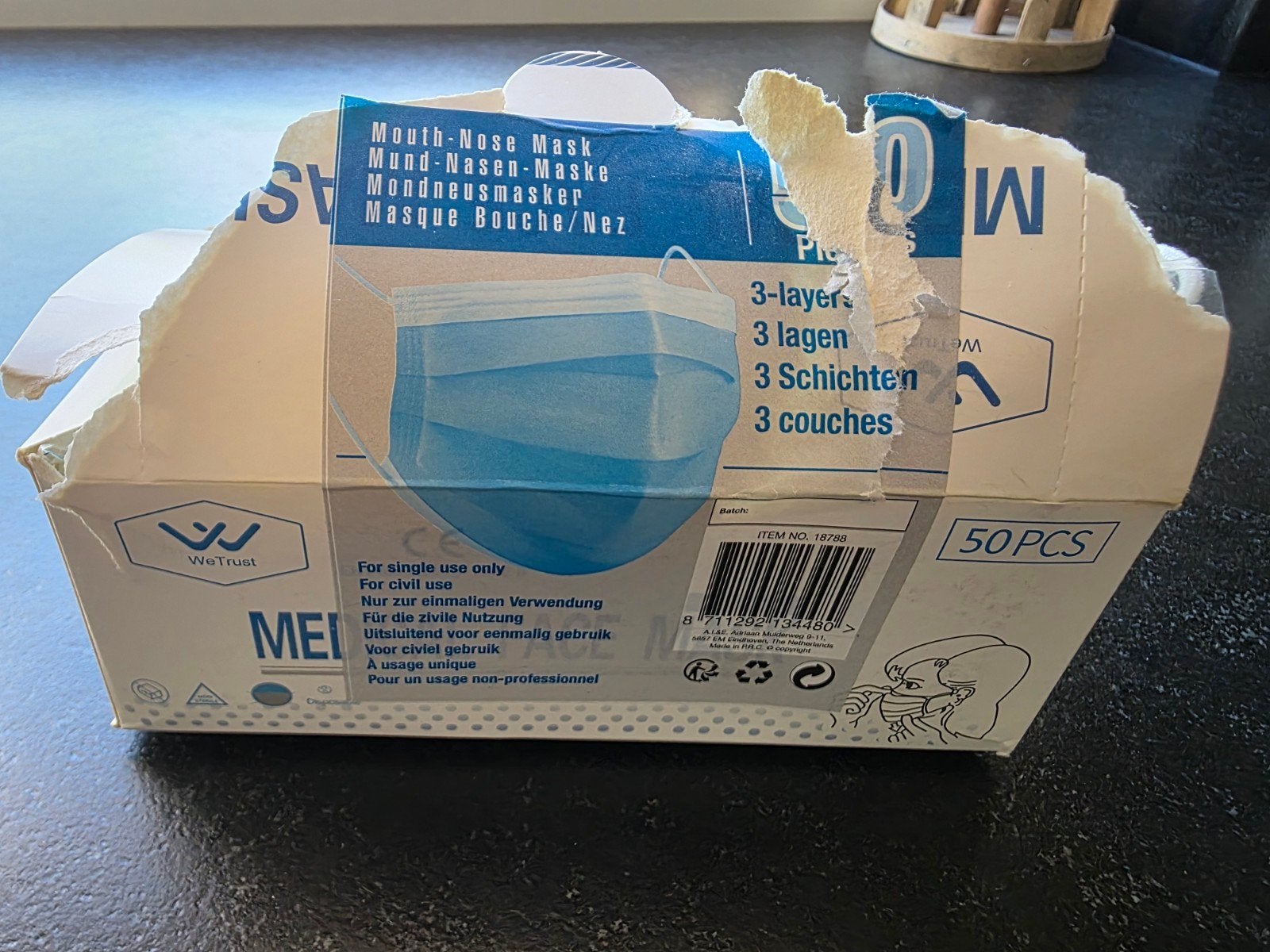 Mondkapjes 3-laags, Ophalen
