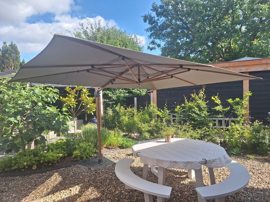 4 Seasons Outdoor Hacienda Zweefparasol+Granieten voet+Hoes, Tuin en Terras, Parasols, Ophalen, Kantelbaar, 3 tot 4 meter, Zweefparasol