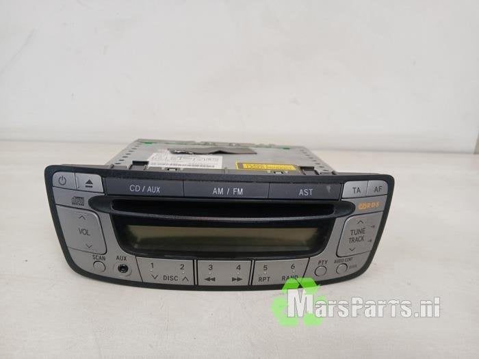 Radio van een Peugeot 107, Gebruikt, -, -, Ophalen of Verzenden