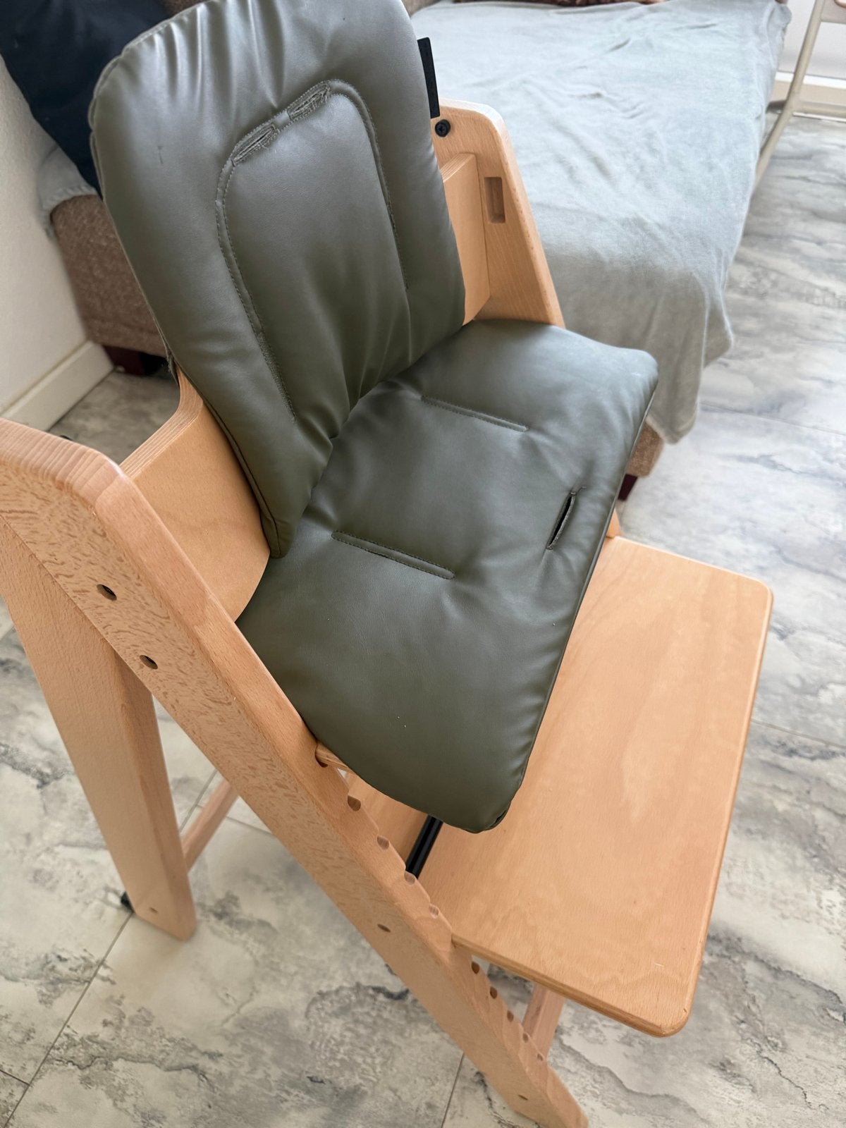 Kidsmill up! Kinderstoel met kussen en tafel, Ophalen, Gebruikt, Meegroeistoel, Afneembaar eetblad