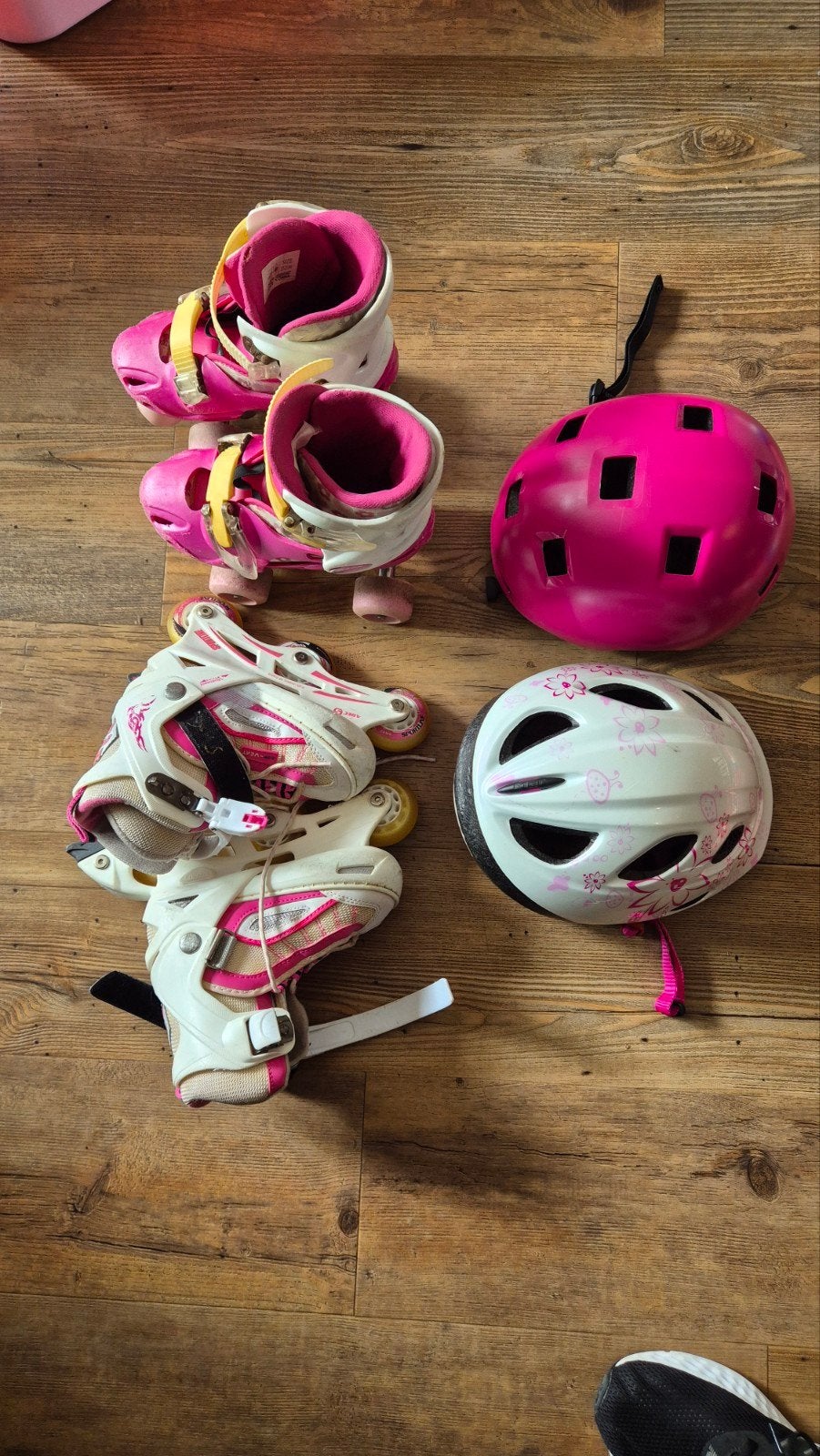 Set rolschaatsen en skeelers met helmen, verstelbaar, Kinderen en Baby's, Speelgoed | Buiten | Rolschaatsen, Ophalen, Verstelbaar