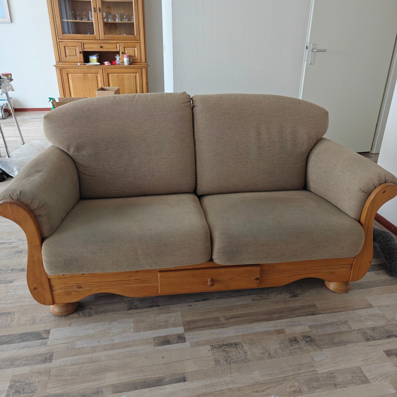 Comfortabele tweezitsbank met houten frame, Ophalen, Gebruikt, 150 tot 200 cm, Tweepersoons