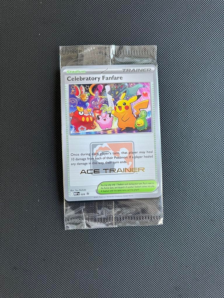 MEP 028 Celebratory Fanfare Ace Trainer (sealed incl acryl), Ophalen of Verzenden, Nieuw