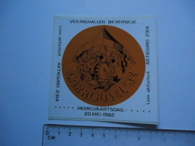 sticker 1982 Beverwijk CARROUSEL 82 Kermis strip draaimolen, Verzamelen, Verzenden, Zo goed als nieuw