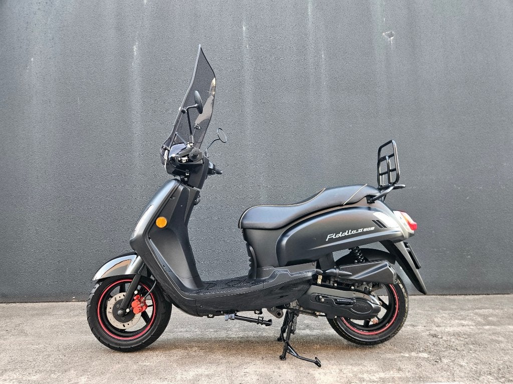 Sym Fiddle 2 4 Takt snorscooter (25KM) 8698KM & windscherm!, Ophalen, 49 cc, Zo goed als nieuw, Benzine
