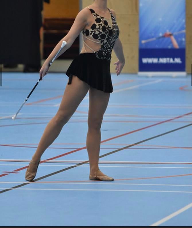 Twirl / Schaats pak met elegante afwerking., Ophalen of Verzenden, Gebruikt, Kleding