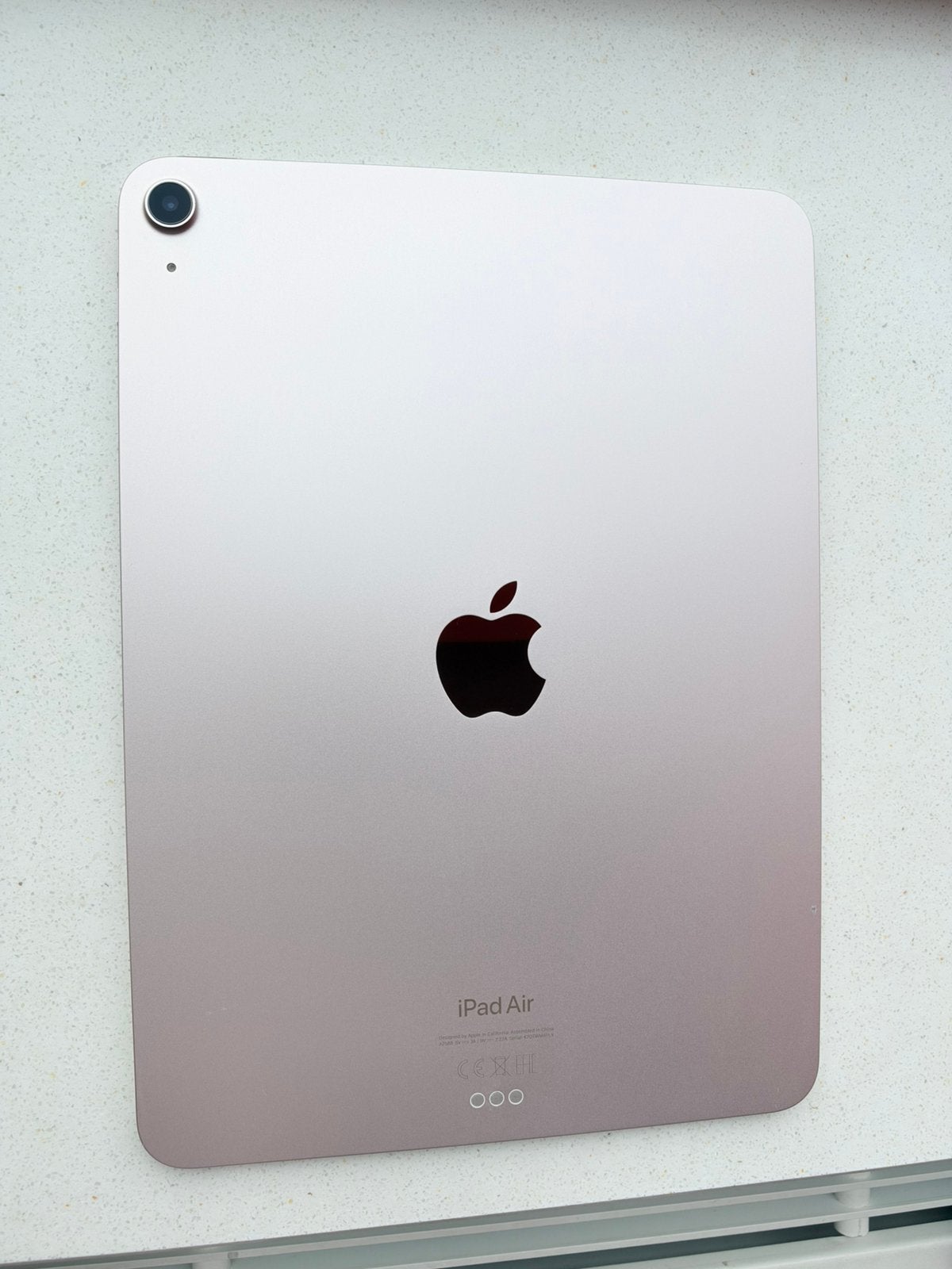 Apple iPad Air 5 (2022) 64GB WiFi + Apple Magic Keyboard