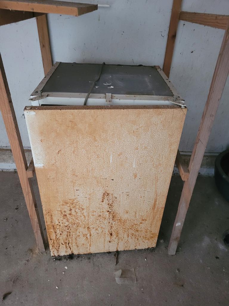 Gratis af te halen: oude koelkast, Zonder vriesvak, Ophalen of Verzenden, Minder dan 75 liter, Niet werkend